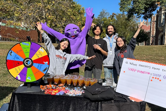 Munice　staff　promoting　Nightly　at　Princeton　University　in　NJ,　the　US　(Courtesy　of　Munice) 