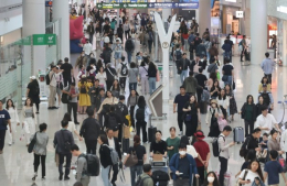S.Korean overseas card spending posts record $5.71 bn in Q3 