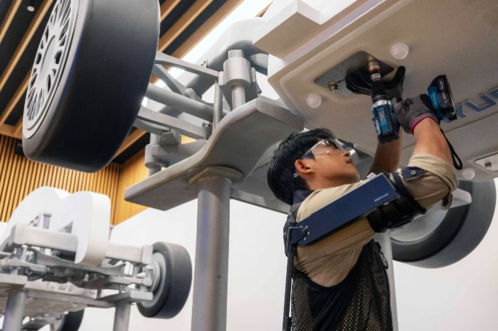 Hyundai　Motor,　Kia　unveil　wearable　robot　X-ble　Shoulder　