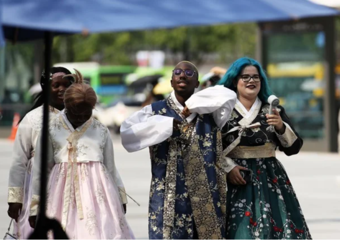 Foreign tourists in Korea