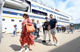 South Korea mulls visa waiver for Chinese group tourists