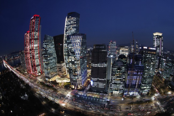 Yeouido　financial　district　of　Seoul　(Photo　by　Eun-Koo　Kang)