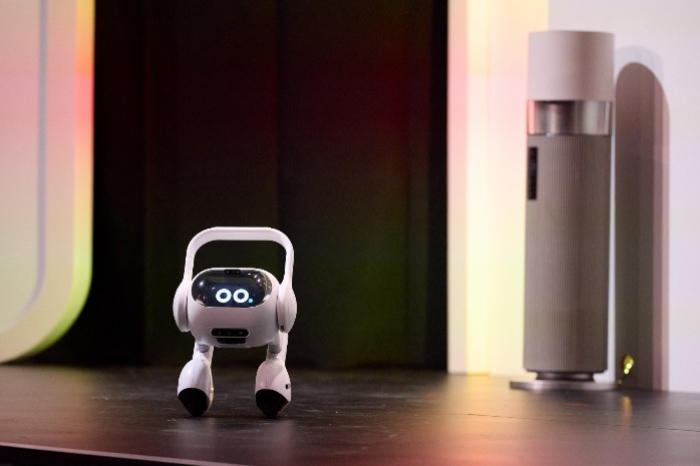 AI agent Q9 on display during the LG Electronics media day press conference at CES 2025 (Courtesy of Yonhap)