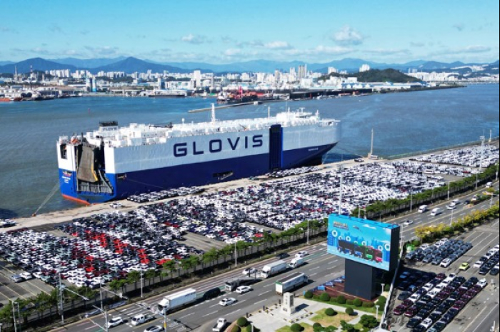 Hyundai　and　Kia　cars　at　a　port　(Courtesy　of　Hyundai　Motor) 