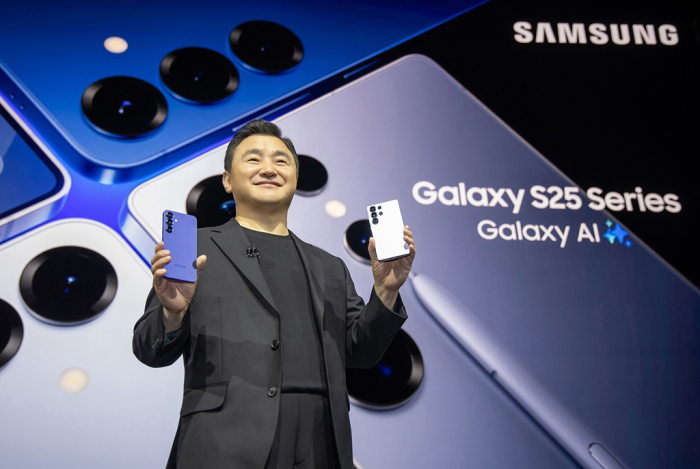 TM Roh, head of Samsung Electronics' Mobile Experience Business Division, unveils the Galaxy S25 series at Galaxy Unpacked 2025 in San Jose, California, on Jan. 22, 2025