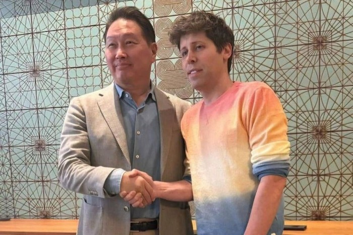 SK　Group　Chairman　Chey　Tae-won　(left)　met　OpenAI　CEO　Sam　Altman　in　June　2024　(Captured　from　Chey's　Instagram)