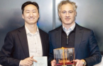 HD Hyundai, Palantir chiefs discuss AI shipyard, defense technology