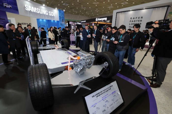 Samsung SDI's EV battery mockup on display during 2025 Interbattery on March 3, 2025 (Courtesy of News1 Korea)