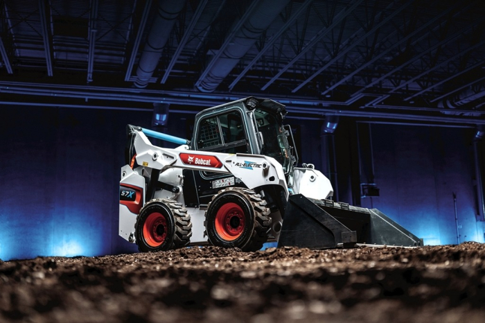 Bobcat　S7X,　the　world’s　first　all-electric　skid-steer　loader　(File　photo　by　Doonsan　Bobcat)