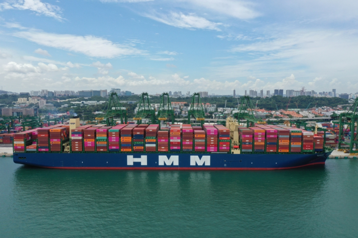 An　HMM　container　ship