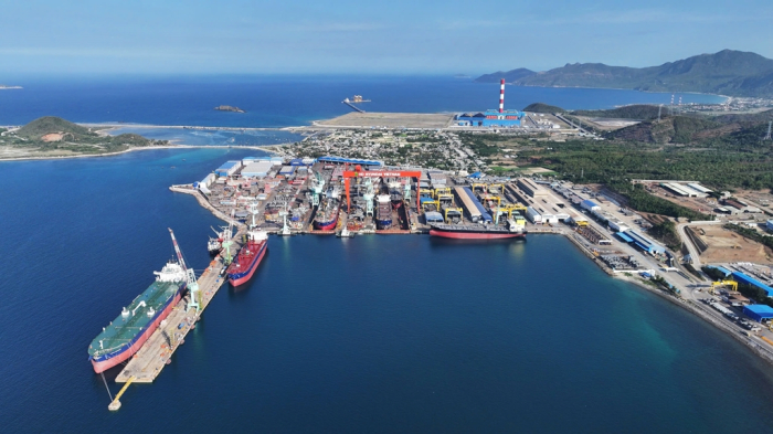 HD　Hyundai　Vietnam　Shipbuilding　(HVS)　in　Vietnam's　Khanh　Hoa　province