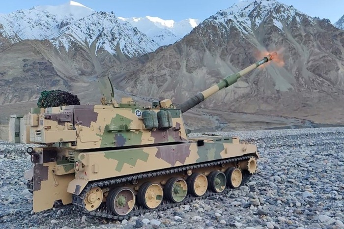 The K9 Vajra-T in the highlands of India (Courtesy of Hanwha Aerospace)