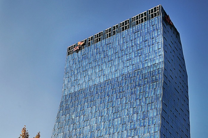 Kakao shares sink on SK Telecom’s stake sell-off news