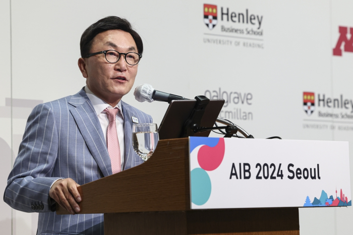 Park　Hyeon-joo,　founder　and　chairman　of　Mirae　Asset　Financial　Group,　speaks　at　AIB　2024　Seoul