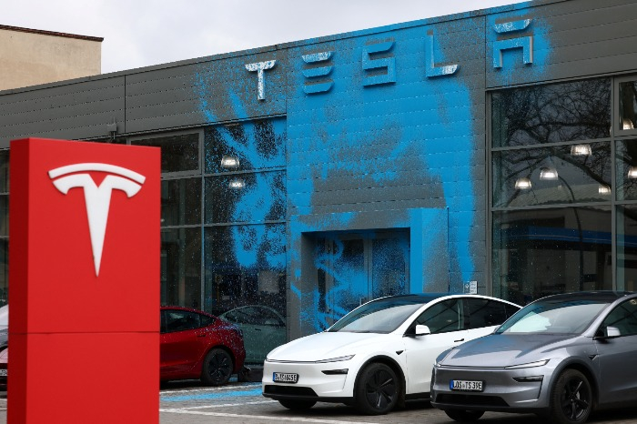 Tesla outlet in Seoul