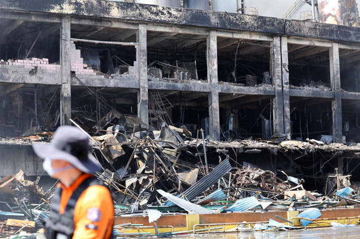 A Kumho Tire plant building in Gwangju stands burned out after a fire (Courtesy of Yonhap)