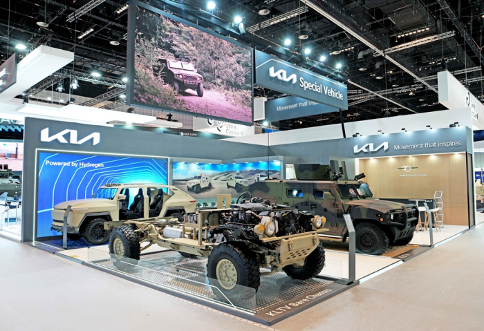 Kia's　military　vehicles　at　IDEX　2023,　a　defense　fair　in　the　UAE