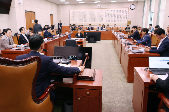 A subcommittee of the National Assembly Legislation and Judiciary Committee approves the proposed corporate law reform