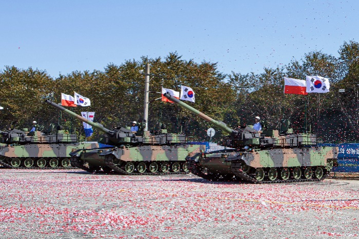 K2 tanks ready for shipment to Poland under the first deal signed in 2022 (Courtesy of Hyundai Rotem)