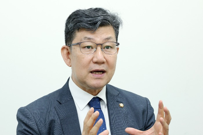 Kim Nam-geun is a member of the Kospi 5000 Special Committee within the Democratic Party