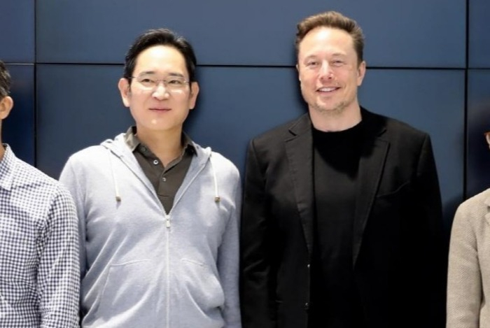 Samsung Electronics Chairman Lee Jae-yong (left) meets with Tesla CEO Elon Musk in May 2023 (Courtesy of Samsung Electronics)