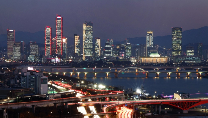 Yeouido in Seoul, the financial center of South Korea (File photo by Bum-June Kim)