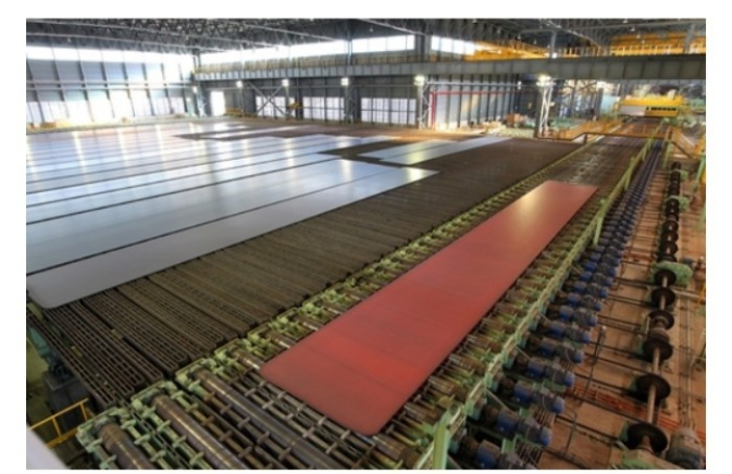 Thick steel plates produced at a Hyundai Steel mill (Courtesy of Hyundai Steel)