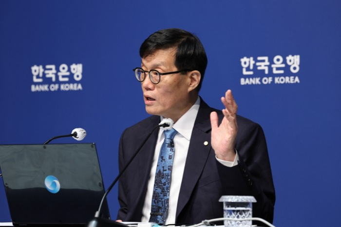 Bank of Korea Gov. Rhee Chang-yong speaks during a press conference after the central bank kepts its policy rate unchanged at 2.5% 
