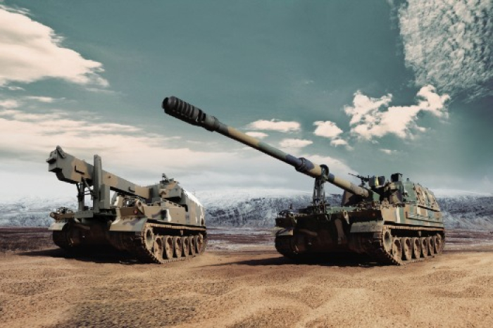 Hanwha Aerospace's K9 SPH and K10 ARV (Courtesy of Hanwha Aerospace) 