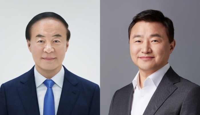 Jun Young-hyun (left), vice chairman and head of the Device Solutions (DS) division and TM Roh, head of the Device eXperience (DX) now serve together as co-CEOs of Samsung Electronics (Courtesy of Yonhap)