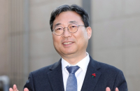 Korea’s senior presidential secretary says won’s slide excessive, govt won’t stand idly by