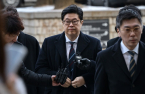 Seoul court rejects arrest warrants for MBK founder Kim in Homeplus fraud probe