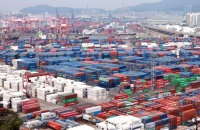 S.Korea eyes $1 trillion export mark as May shipments hit fresh record